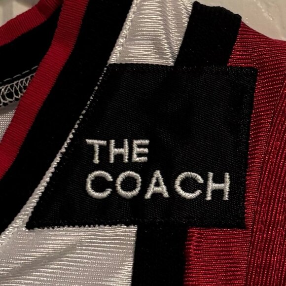 Women’s Team Canada "The Coach" Basketball Jersey - Picture 4 of 5